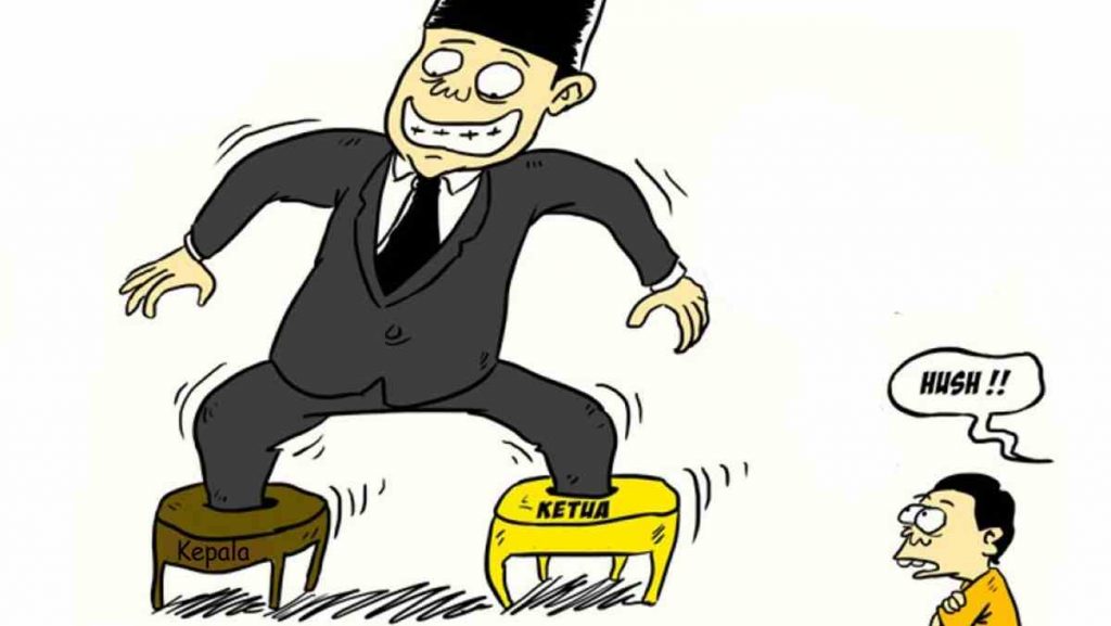 Kursi Ganda, Ketika Pejabat Negara Duduk di Dua Meja